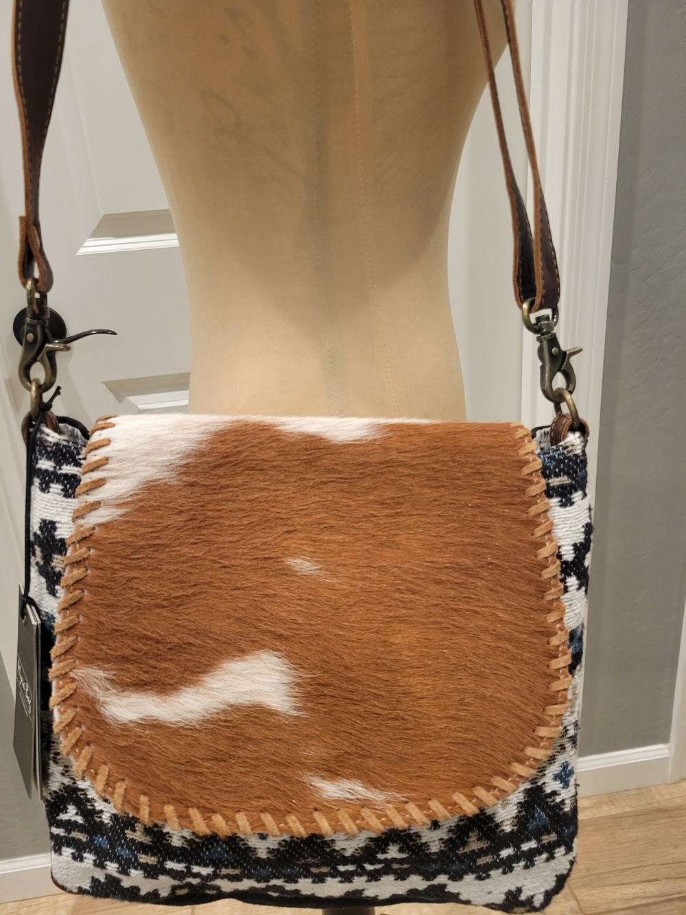 NWT Myra Bag Brown & White Cowhide, Western - Boho Shoulder Satchel - Picture 2 of 11